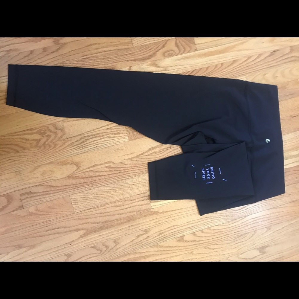 Peloton Lululemon Wunder Under 12 nwot